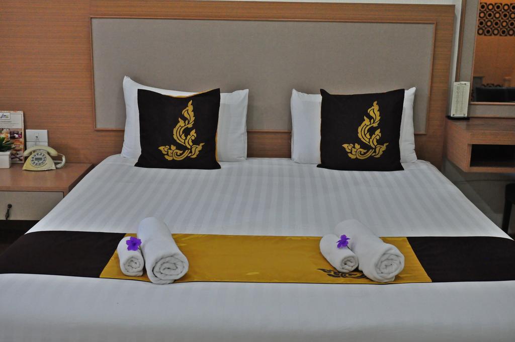 111 Resort & Spa Ban Tha Ramat Luaran gambar